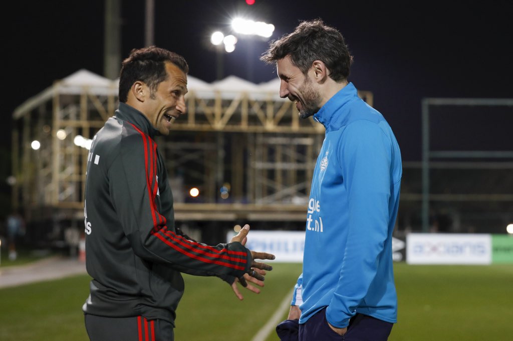 他们通过重 他们通过重